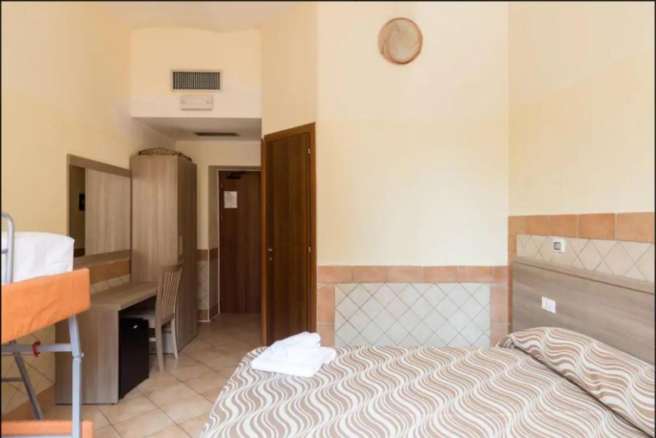 Chambre Double ou Lits Jumeaux avec Salle de Bains Privative