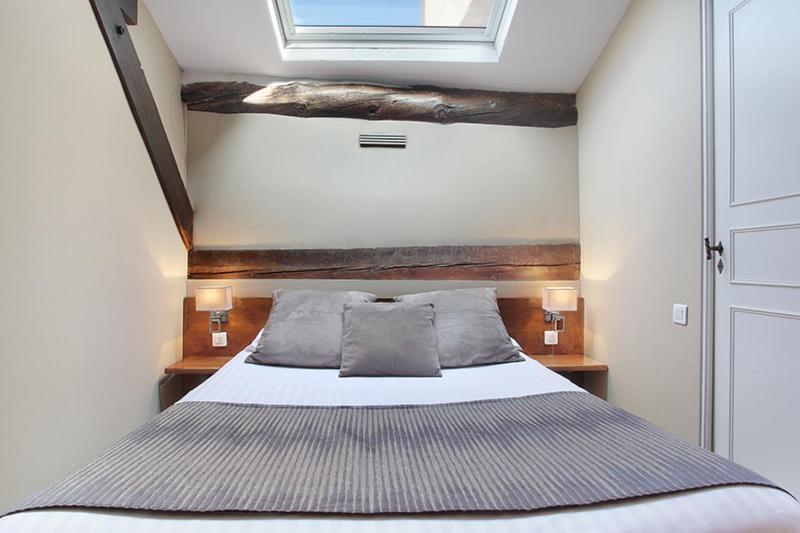 Classic Double Room Attic,697089771:JPEG