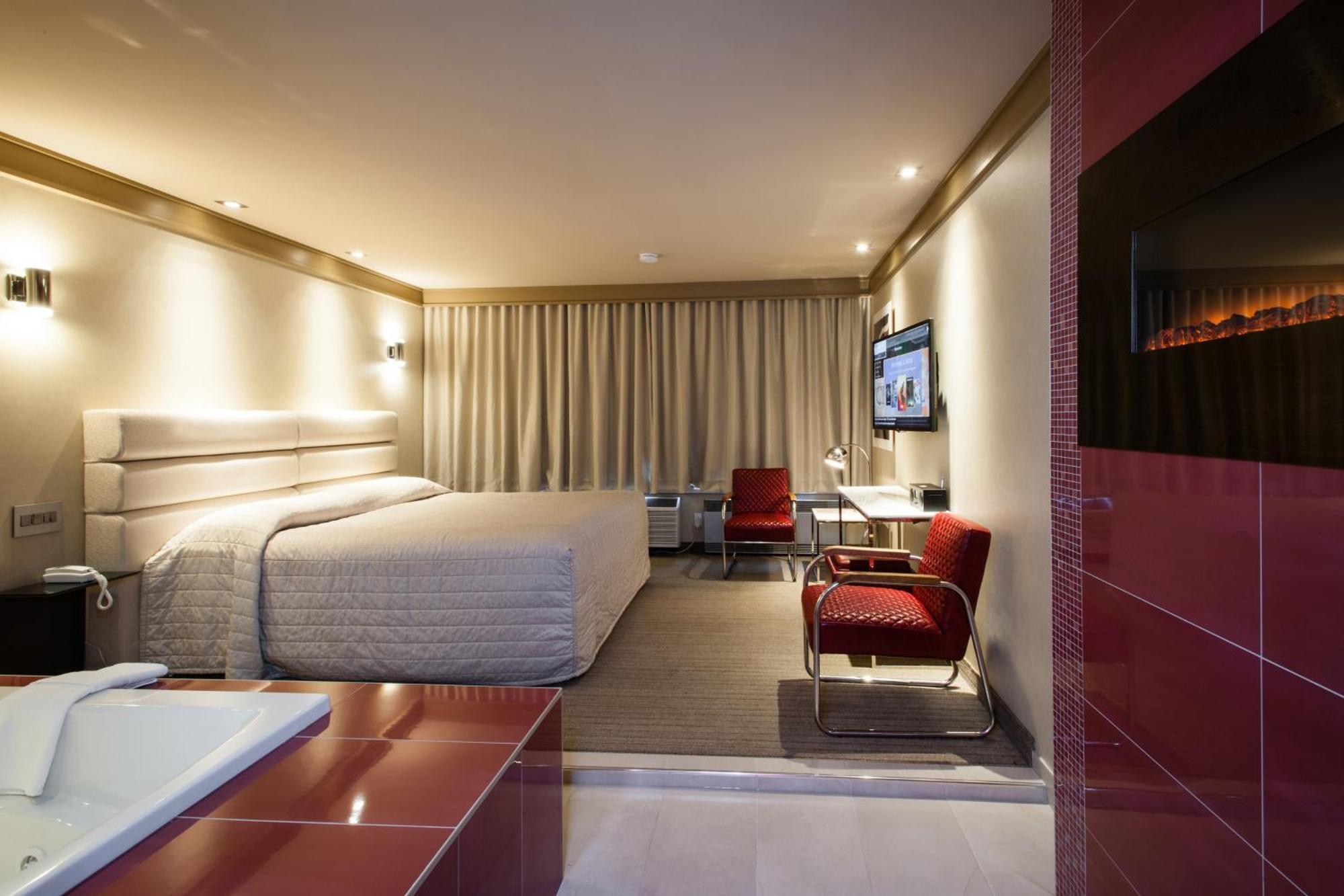 Queen Suite with Spa Bath,800673141:JPEG