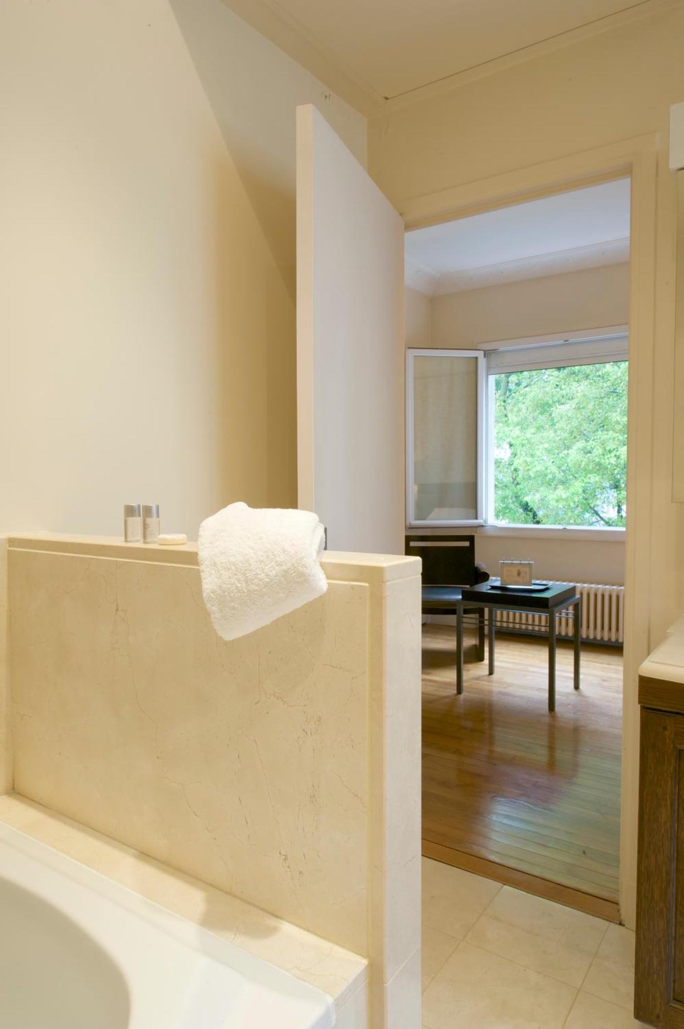 Chambre Lit King-Size avec Baignoire Spa