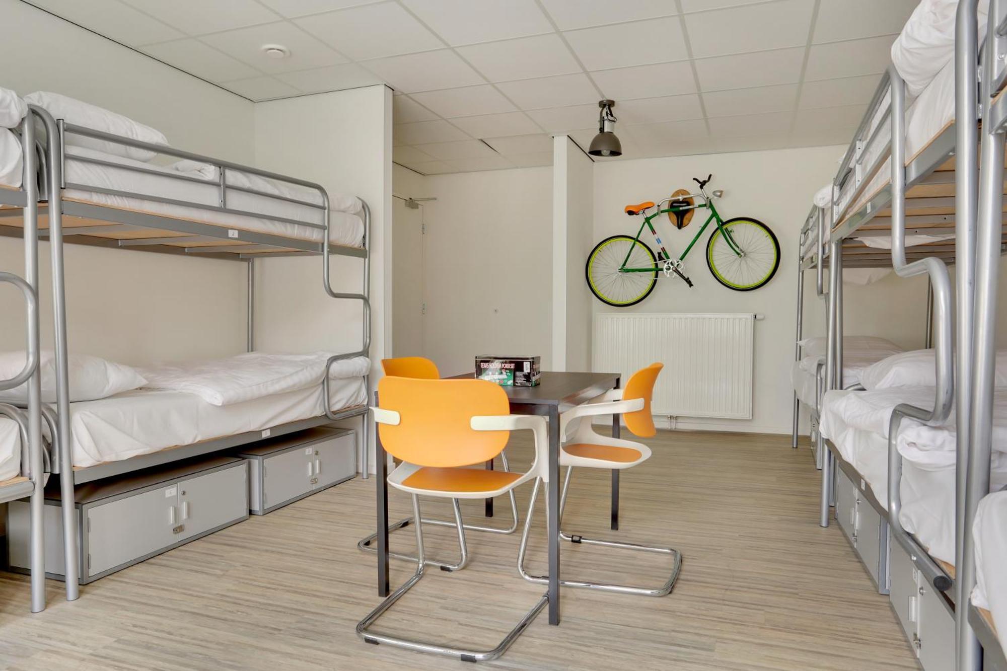 Lit dans Dortoir Mixte de 10 Lits