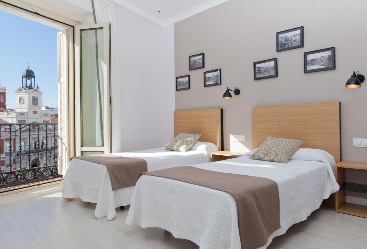Chambre Quadruple - Vue sur Puerta del Sol