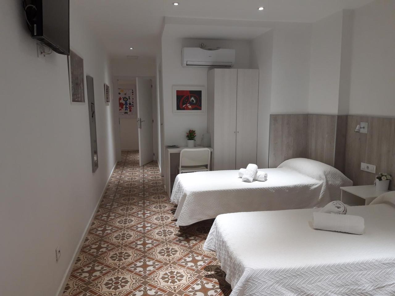 Chambre Triple avec Salle de Bains Privative