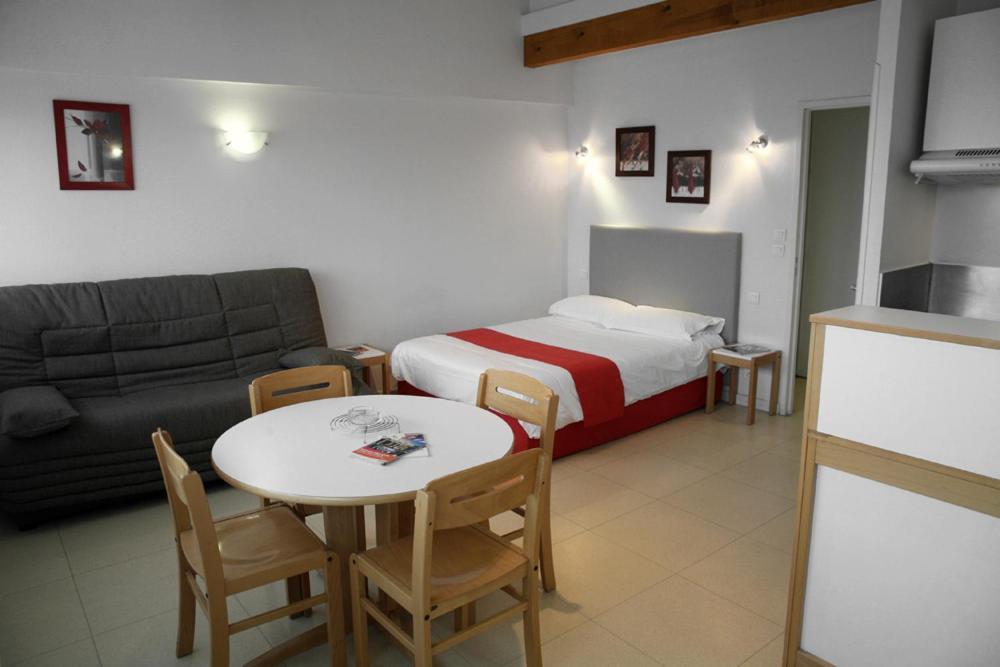 Big Studio,756967414:JPEG