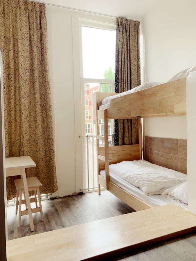 Chambre Familiale (8 Adultes) avec Salle de Bains Commune