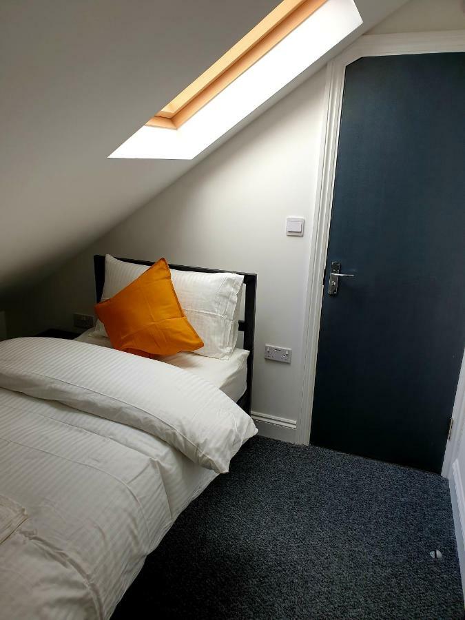 Budget Single Room Private Bathroom
