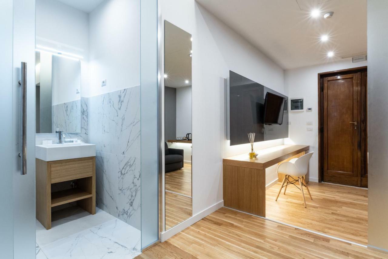 Suite with Balcony,831026495:JPEG