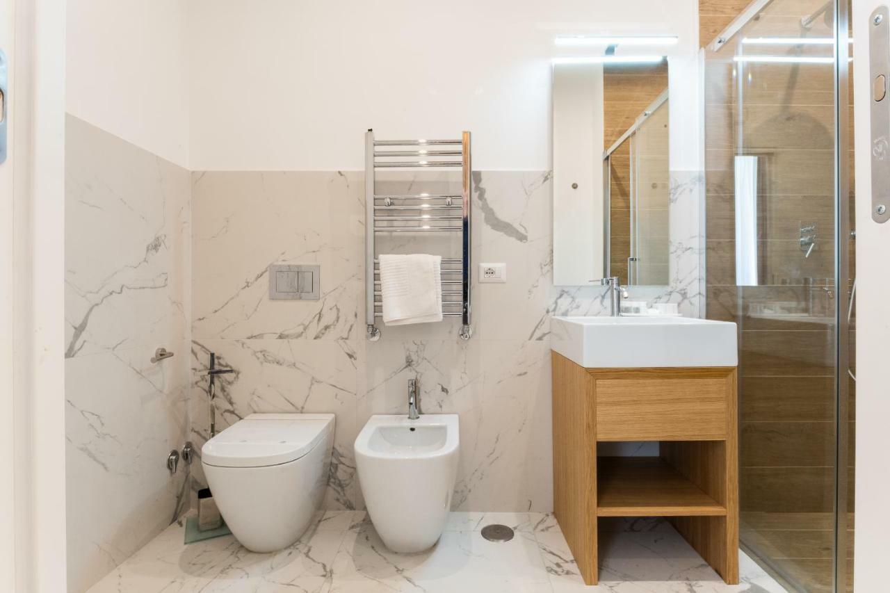 Two Connecting Rooms,831027851:JPEG