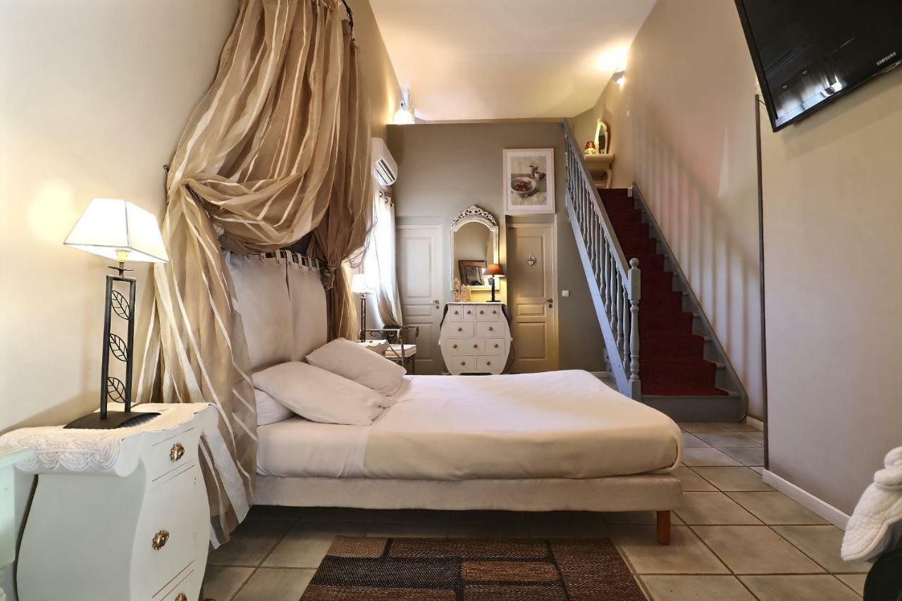 Chambre Quadruple (4 adultes + 0 Enfant) avec Baignoire
