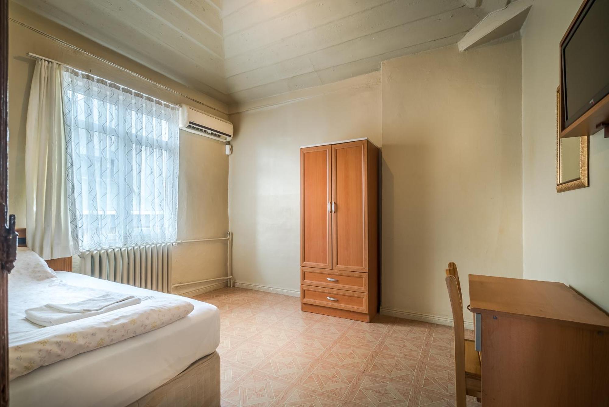 Chambre Simple avec Salle de Bains Commune