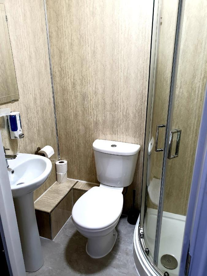 Double Room Private Bathroom,940295137:JPEG