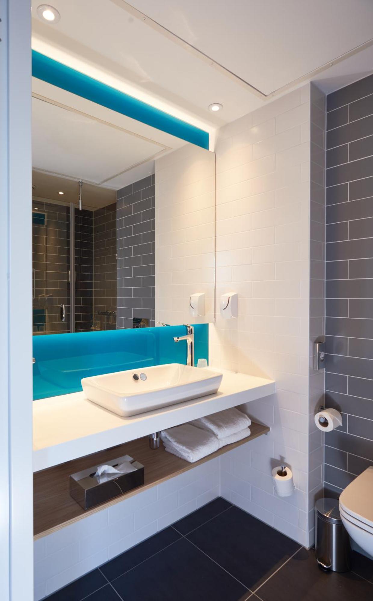 Chambre Lits Jumeaux Standard avec 2 Lits Simples - Vue sur Canal
