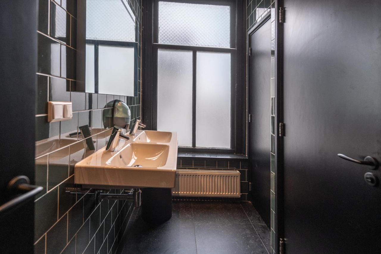 Mixed Dormitory Room,983695270:JPEG