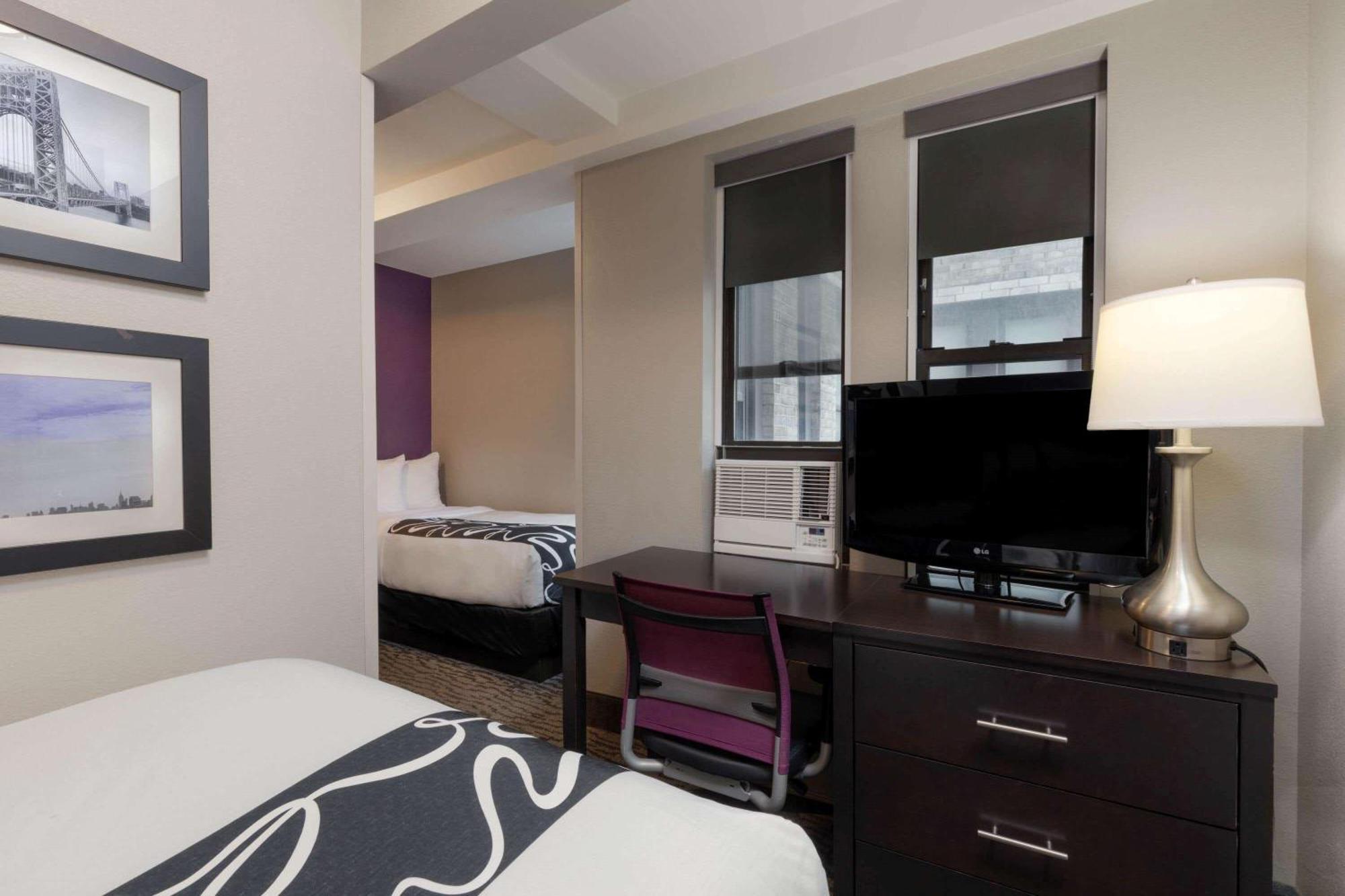 Chambre avec 1 Lit Simple et 1 Lit Double