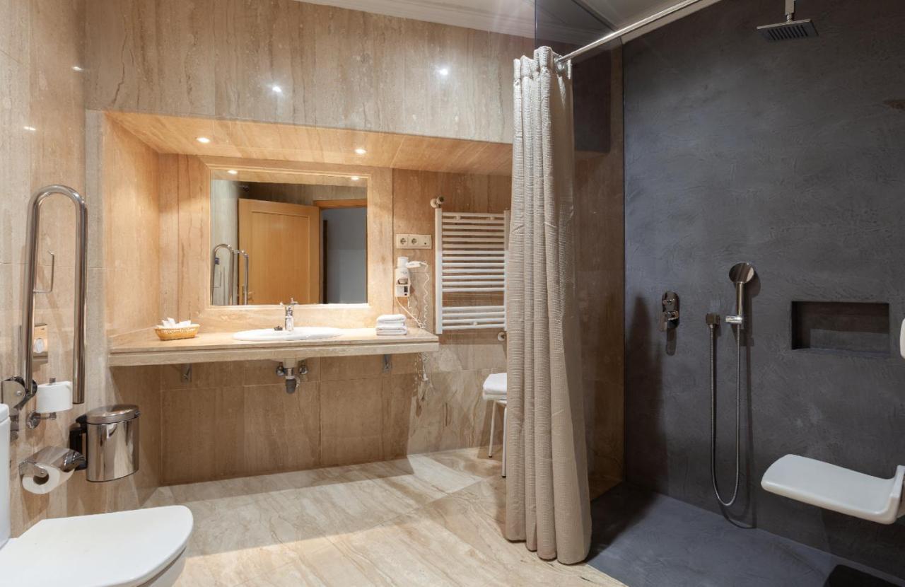 Chambre Triple Premium avec Terrasse - Vue sur Puerta del Sol