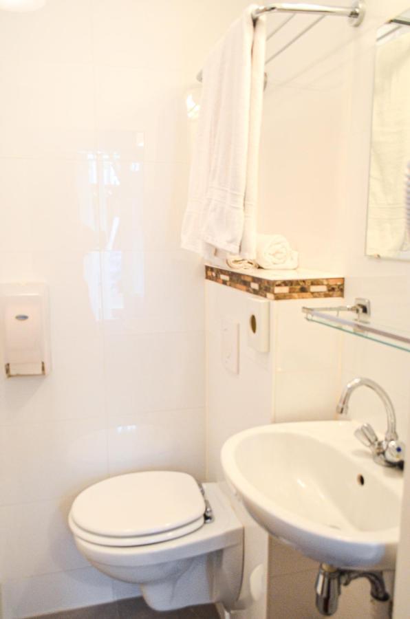 Chambre Lits Jumeaux avec Salle de Bains Privative Séparée