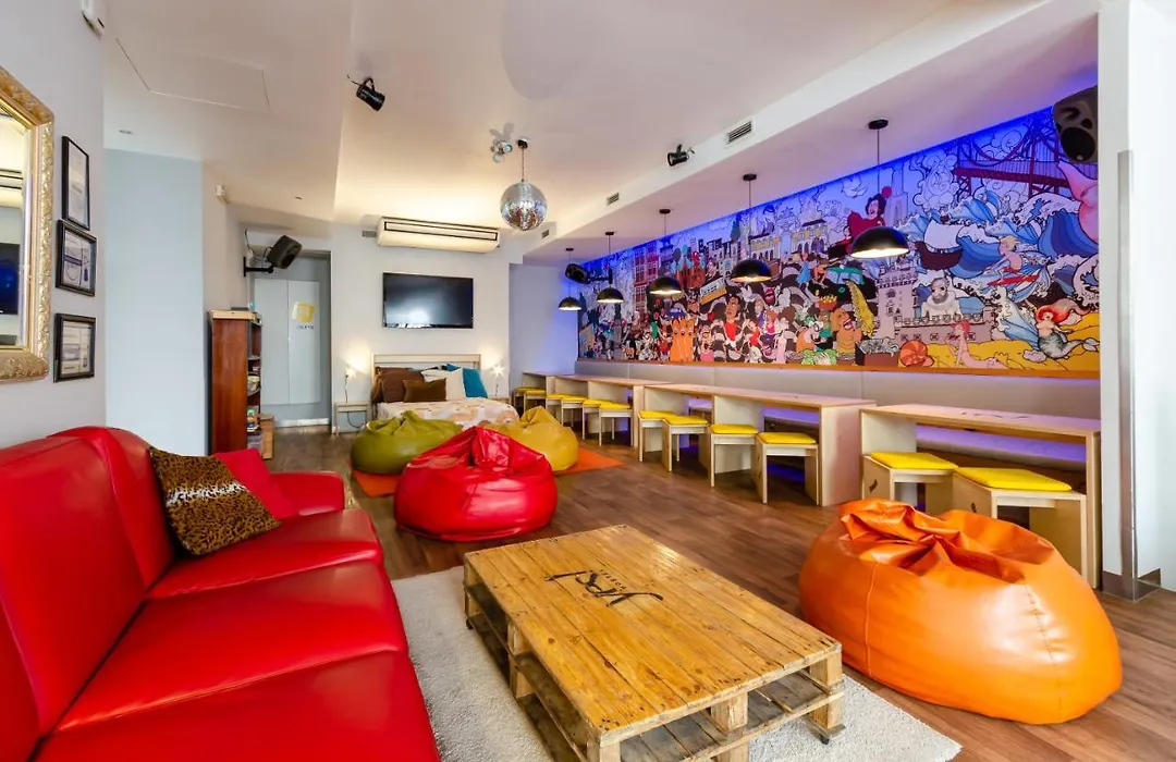 Yes Lisbon Hostel-1