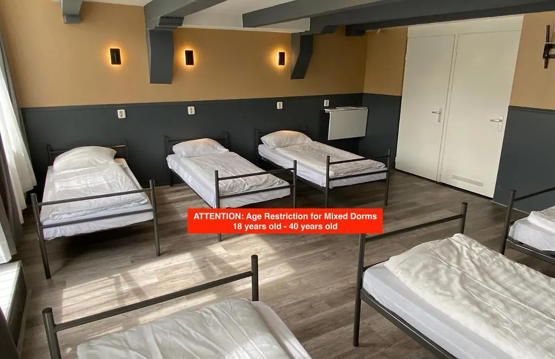 Xplore Hostel Amsterdam-1