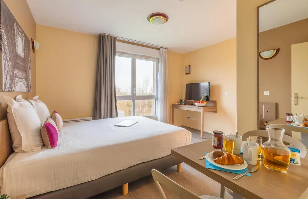 Zenitude Hôtel-Résidences Magny-les-Hameaux-1