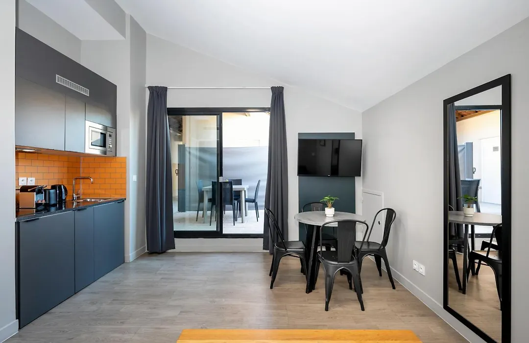 Staycity Aparthotels Centre Vieux Port-1