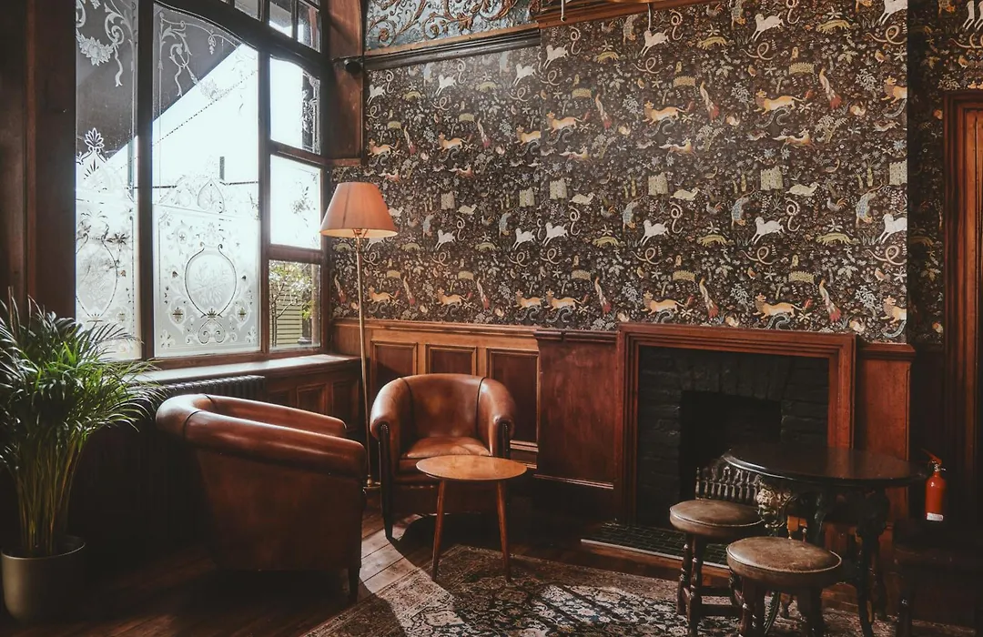 The Black Lion Pub&Boutique Guesthouse-1