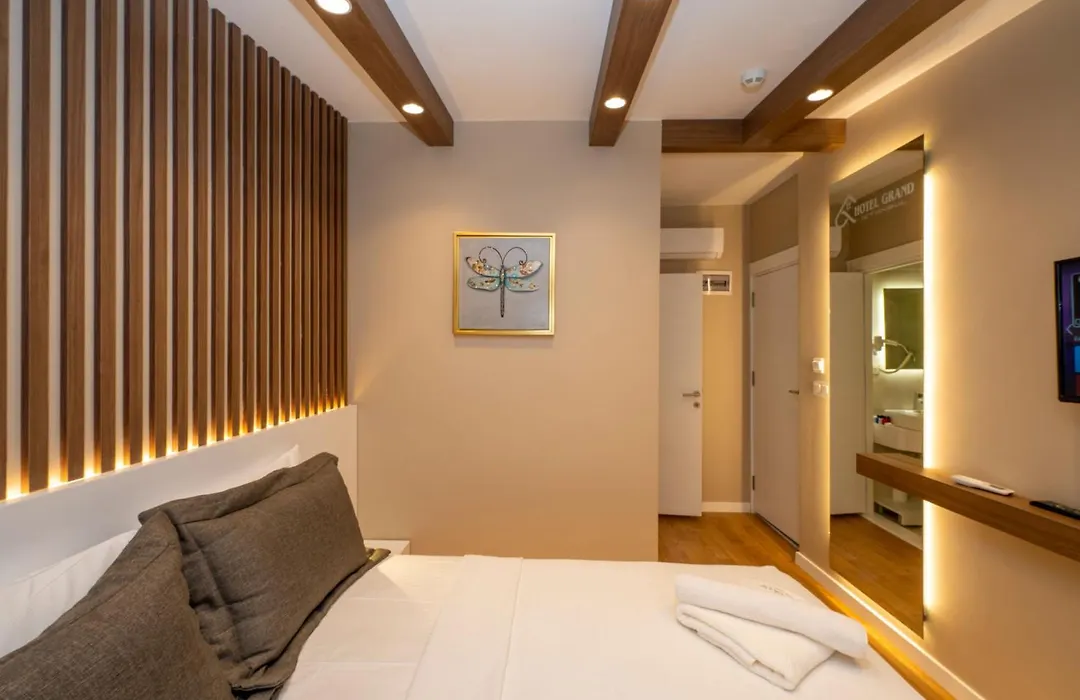 Hotel Grand Istanbul-1