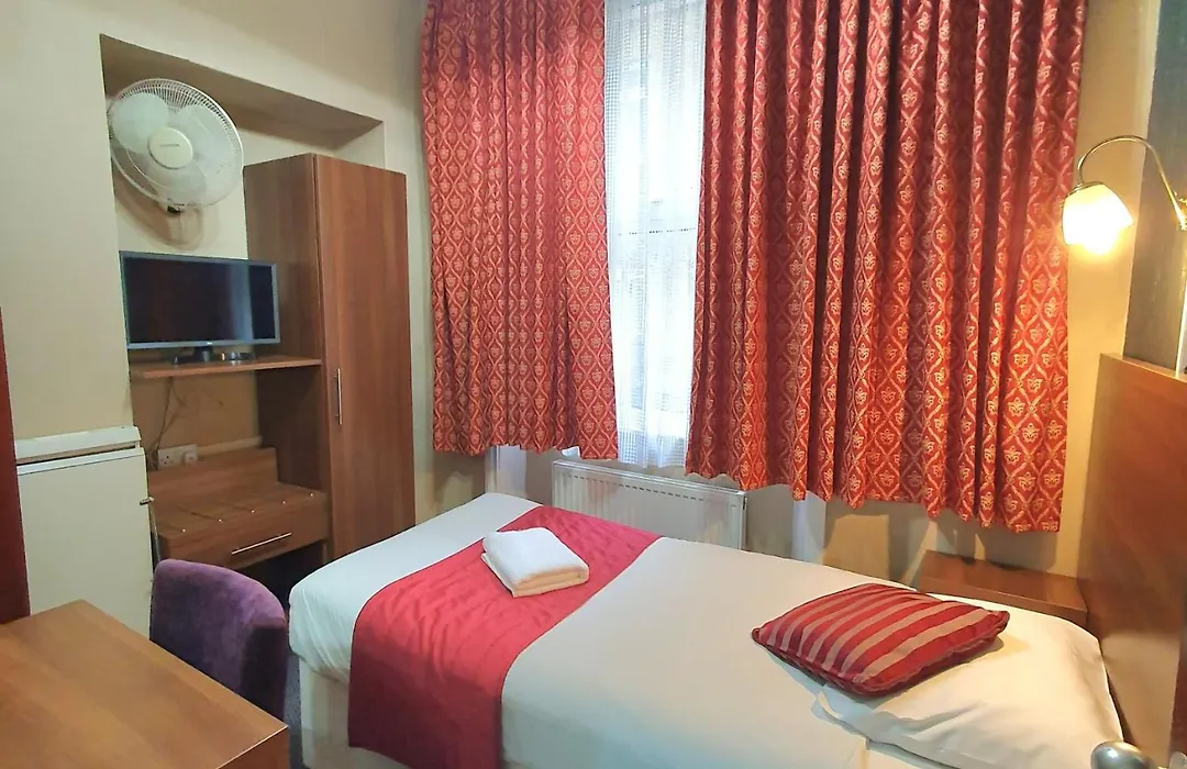 Hotel Oliver, 198 Cromwell Road Sw50Sn-1