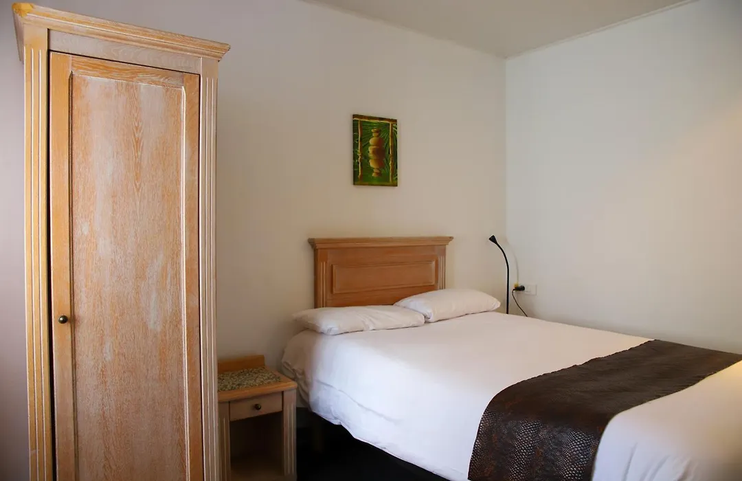 Brit Hotel Aux Sacres Reims, Centre Historique-1