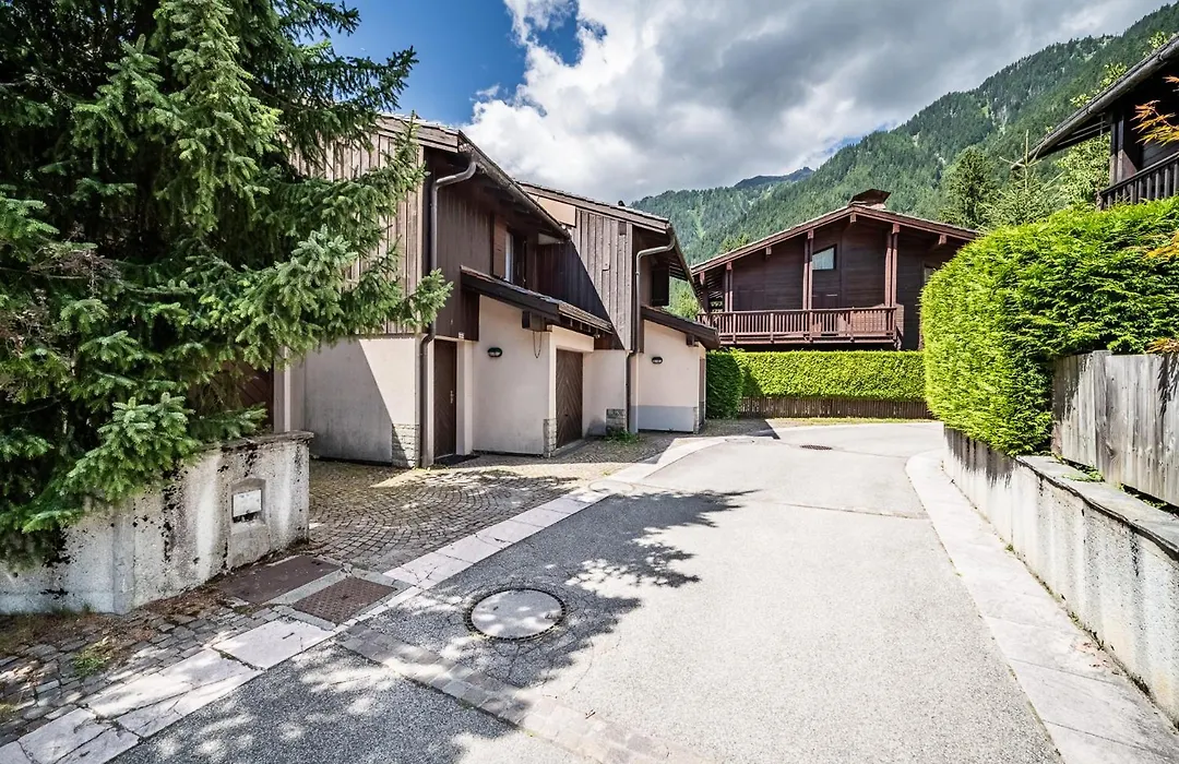 Eden Hotel, Apartments&Chalet Chamonix Les Praz-1