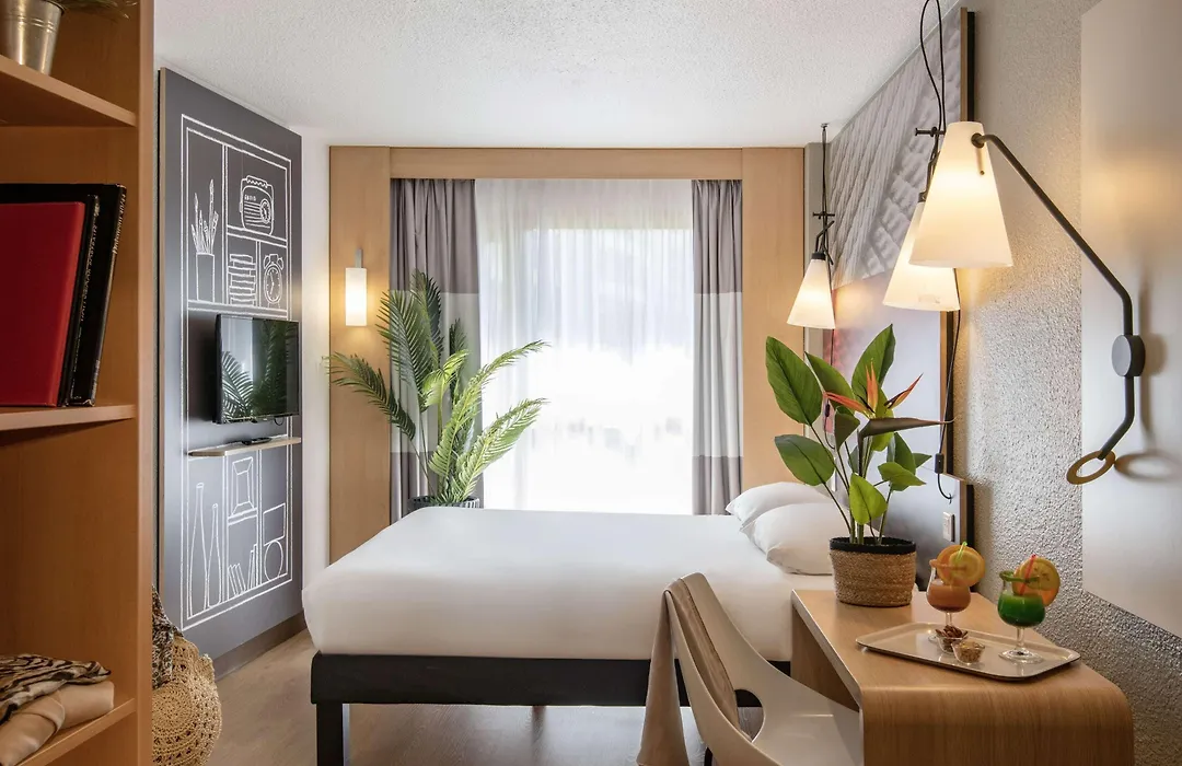 ibis Cannes Plage La Bocca-1
