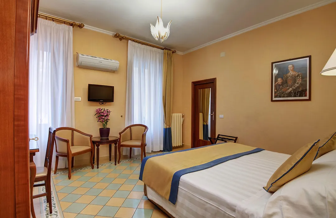 Hotel Piazza Di Spagna-1