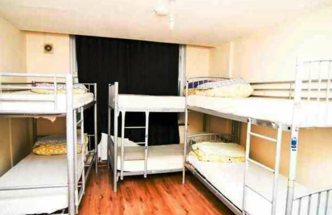 Kensal Green Backpackers-1