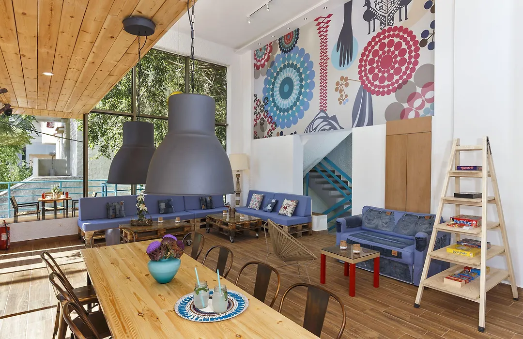 Stay Rhodes Hostel & Bar-1