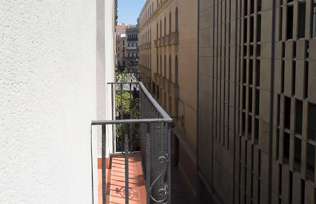 Hostal Operaramblas-1