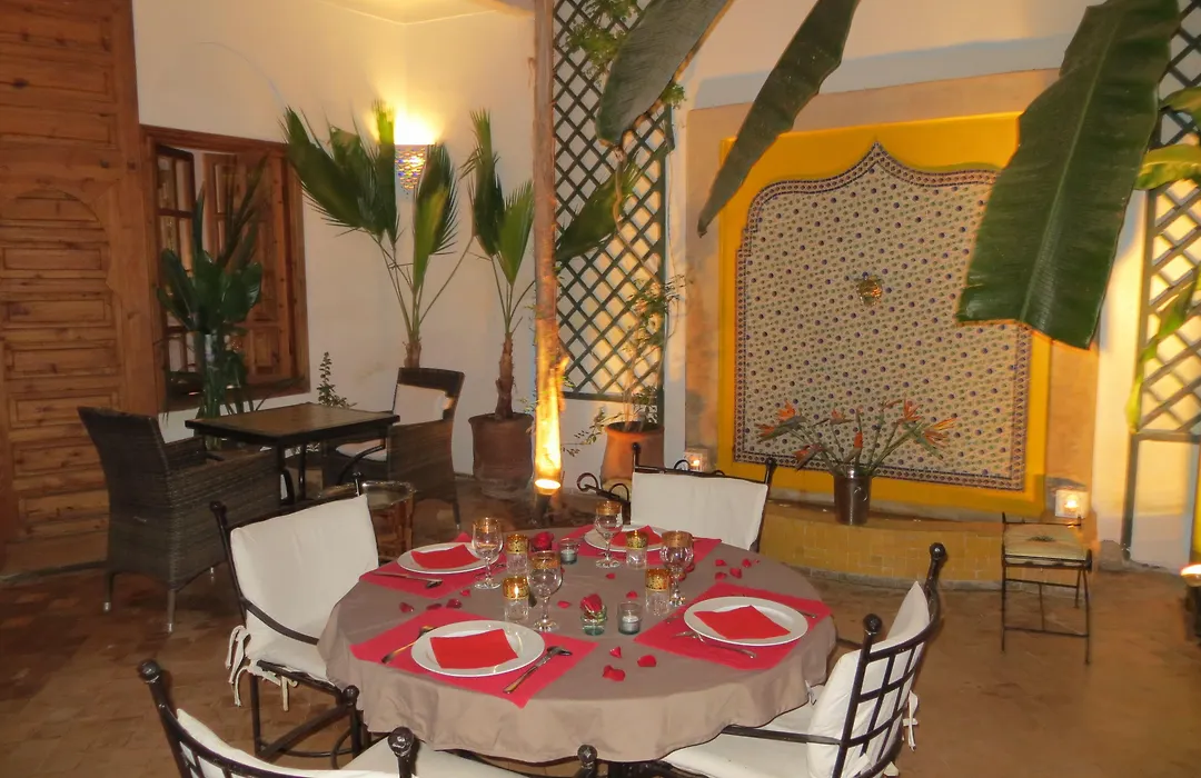 Riad Scarlett-1