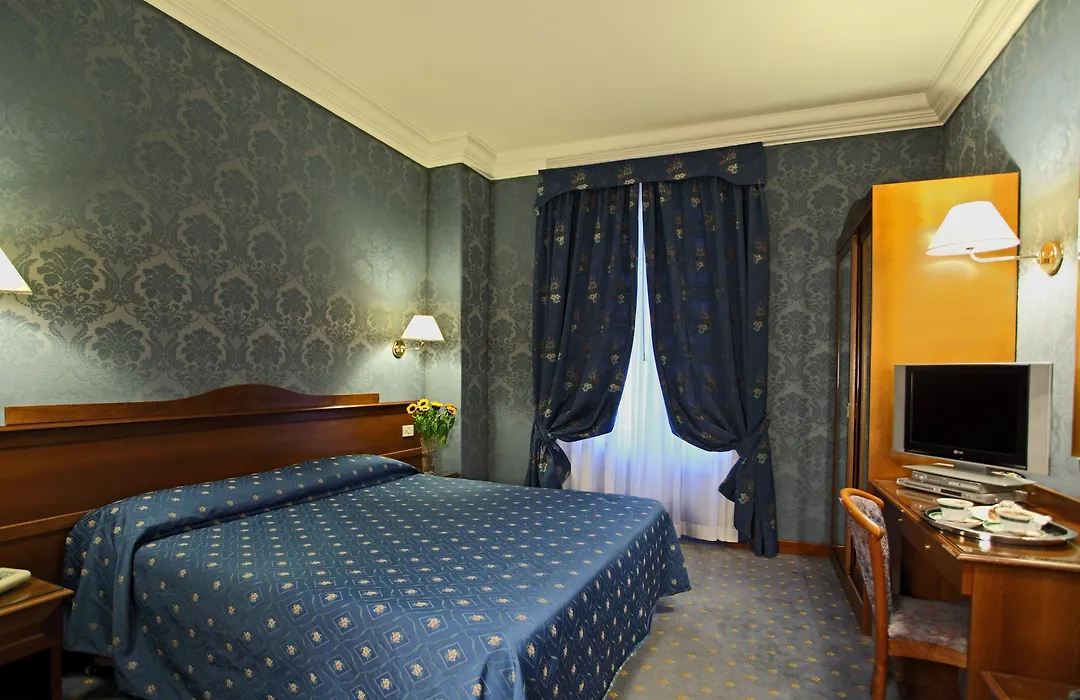 Hotel Montecarlo-1