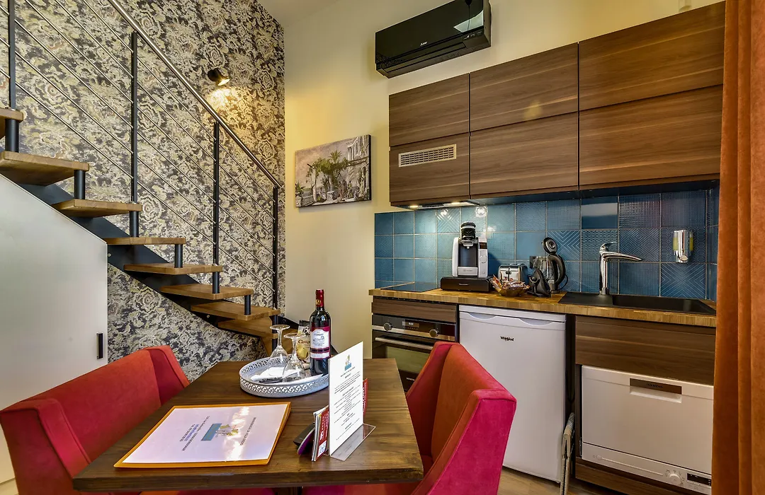 Villa Erizio Aparthotel - A Bucolic And Urban Break-1
