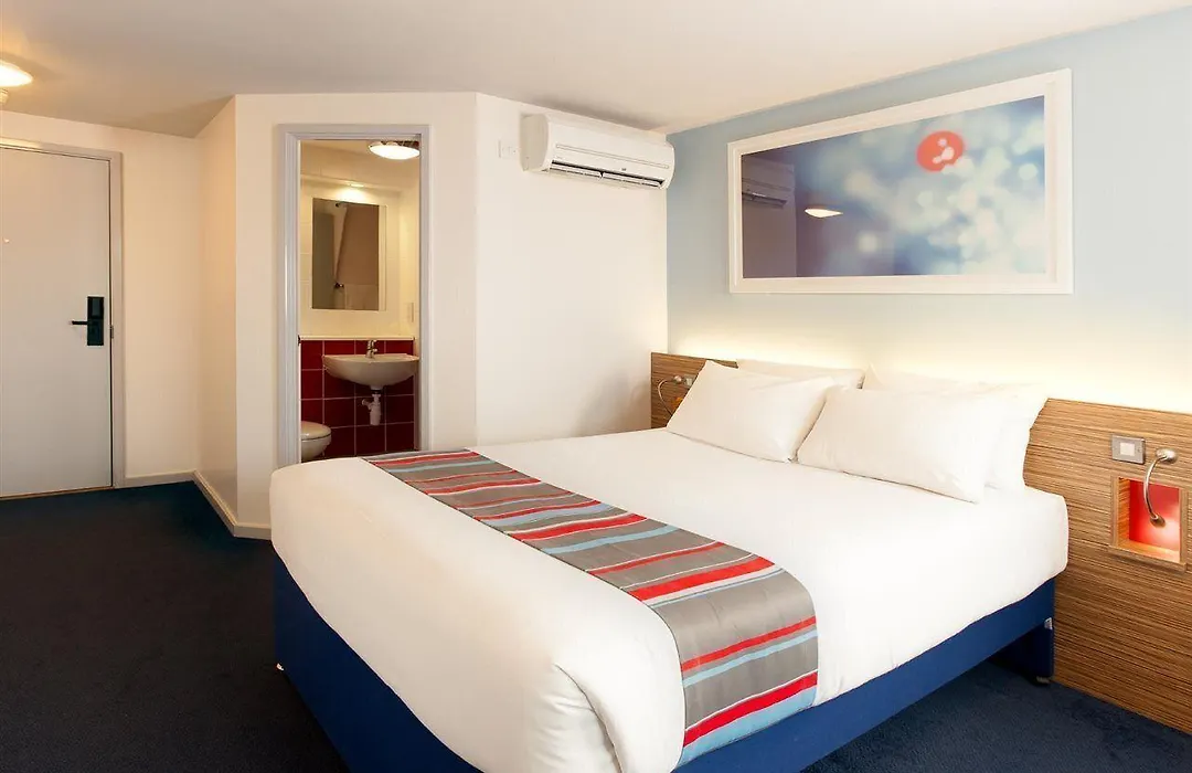 Travelodge Sunbury M3-1