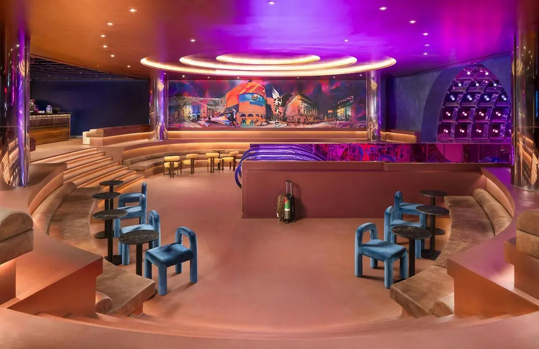 Moxy London Piccadilly Circus-1