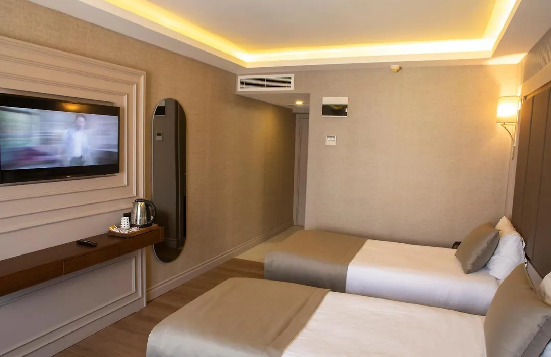 Martinenz Hotel Old City-1