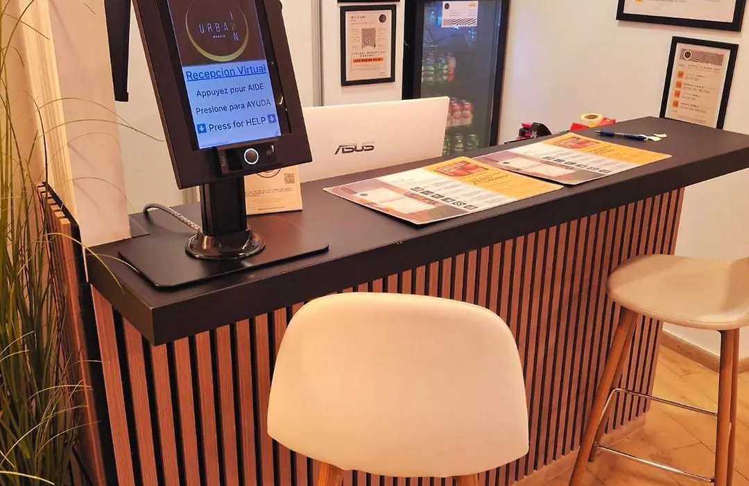 Capsule Inn Madrid-1