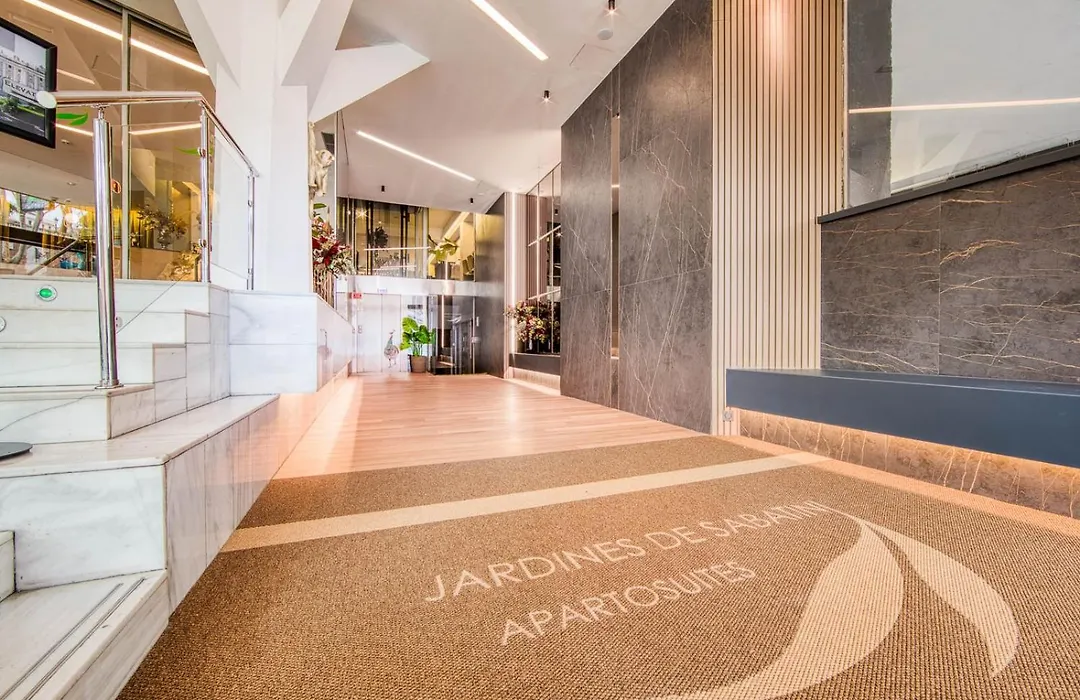 Apartosuites Jardines de Sabatini-1