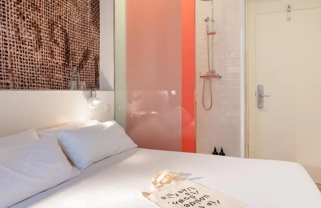 Chic&Basic Tallers Hostal-1