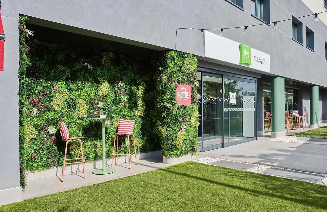 Ibis Styles Madrid Airport Valdebebas-1