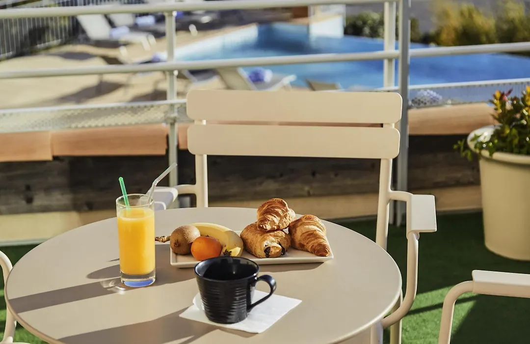 Ibis La Ciotat-1