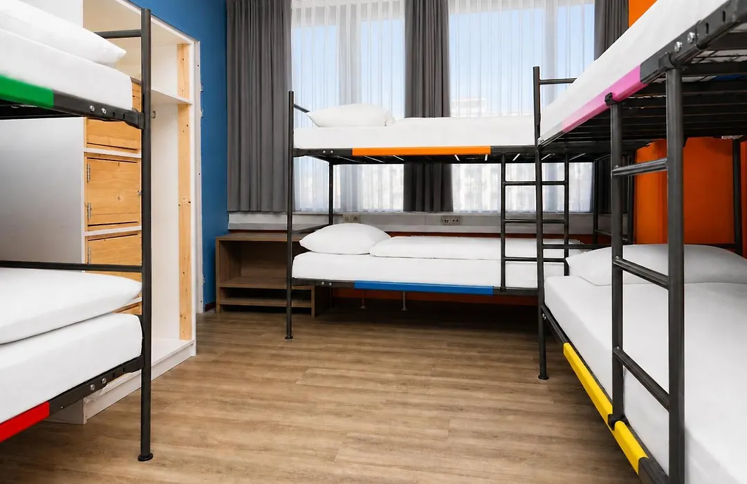 Amsterdam Teleport Hotel - Free Parking-1