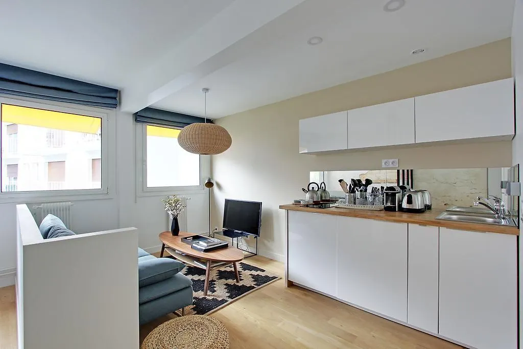 Pick a Flat's Apartment in Eiffel Tower - rue Boulevard de Grenelle-1