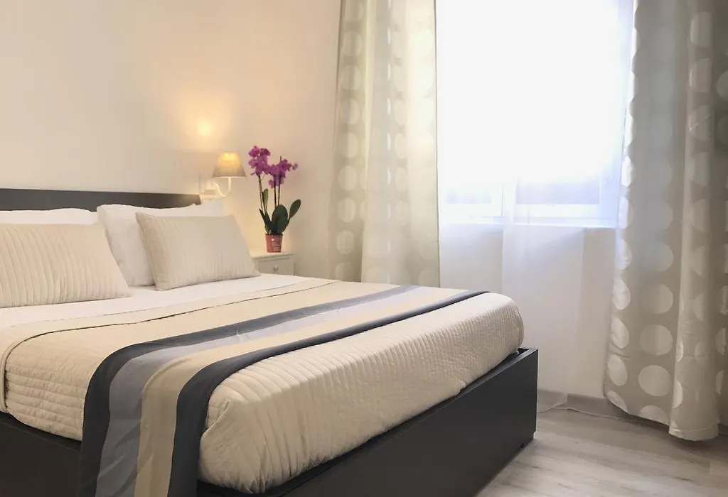 Angolo di Roma Guest house-1