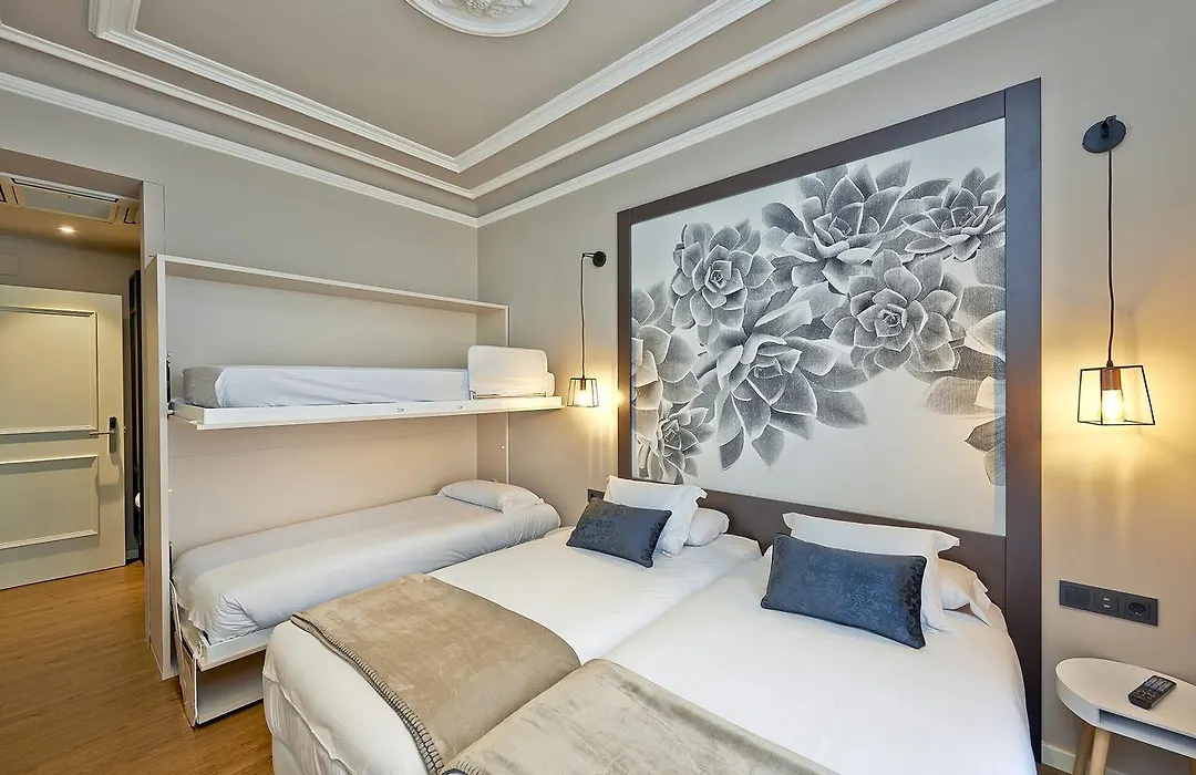 Hostal Central Barcelona-1