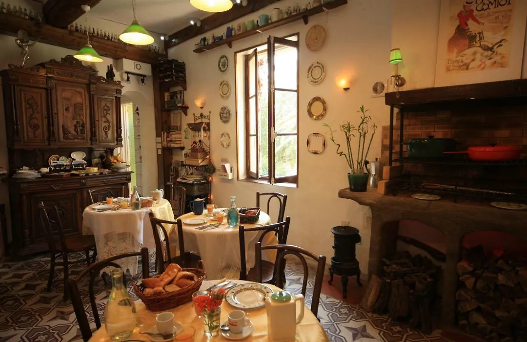 Maison De L'Orb-1